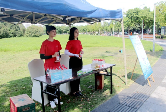 酷暑送溫情！清涼“一杯水”公益愛心行動為城市添彩