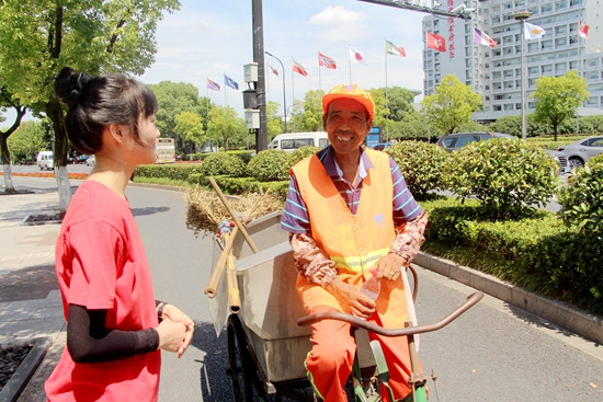 酷暑送溫情！清涼“一杯水”公益愛心行動為城市添彩