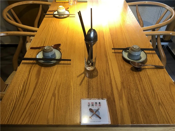 抓大也抓小，本期“紅黃黑榜”，專注你家門口的小飯店！