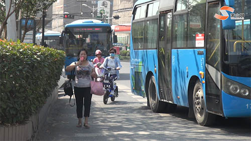 城區(qū)還有農(nóng)村道路？通惠南路這個(gè)路段機(jī)非人混行