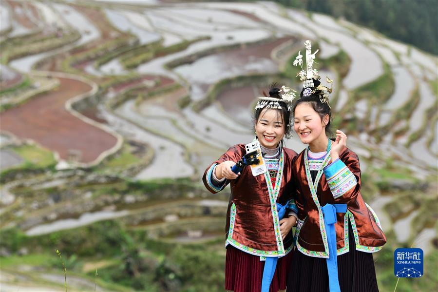 （新華全媒頭條·聚焦生物多樣性大會(huì)·圖文互動(dòng)）（8）攜手同行，開(kāi)啟人類高質(zhì)量發(fā)展新征程——習(xí)近平主席在《生物多樣性公約》第十五次締約方大會(huì)領(lǐng)導(dǎo)人峰會(huì)上的主旨講話解讀