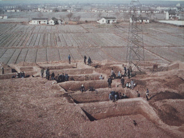 1980年代福泉山遺址發(fā)掘場景